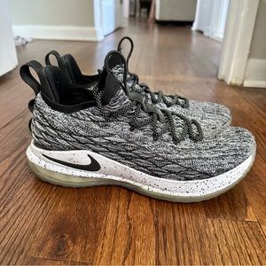 NIKE LEBRON 15 LOW BLACK WHITE GRAY FLYKNIT BASKETBALL SHOES SIZE 10